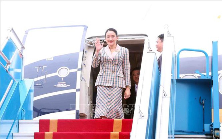 Thủ tướng Thái Lan Paetongtarn Shinawatra tại Sân bay Quốc tế Nội Bài, Hà Nội - Ảnh: TTXVN Thủ tướng Thái Lan Paetongtarn Shinawatra tại Sân bay Quốc tế Nội Bài, Hà Nội - Ảnh: TTXVN