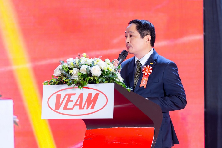 Ông Nguyễn Hoàng Giang - Tổng Giám đốc VEAM phát biểu tiếp thu các ý kiến chỉ đạo Ông Nguyễn Hoàng Giang - Tổng Giám đốc VEAM phát biểu tiếp thu các ý kiến chỉ đạo