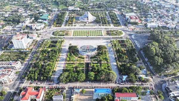 Quảng trường 16-4 TP. Phan Rang - Tháp Chàm