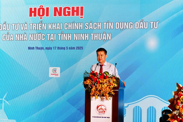 Ông Nguyễn Tâm Thịnh – Chủ tịch HĐQT Tập đoàn Trung Nam lên phát biểu.