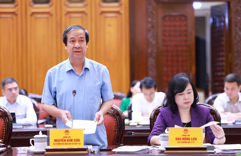 Bộ trưởng Bộ Giáo dục và Đào tạo Nguyễn Kim Sơn Sơn phát biểu tại buổi làm việc - Ảnh: VGP/Nhật Bắc Bộ trưởng Bộ Giáo dục và Đào tạo Nguyễn Kim Sơn Sơn phát biểu tại buổi làm việc - Ảnh: VGP/Nhật Bắc