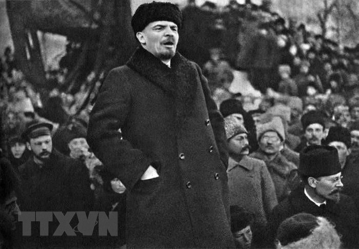 V.I.Lenin - lãnh tụ vĩ đại của giai cấp vô sản toàn thế giới, người sáng lập ra Quốc tế Cộng sản; đồng thời lãnh đạo nhân dân Nga tiến hành Cách mạng Tháng Mười Nga, lập ra Nhà nước công nông đầu tiên trên thế giới do Đảng của giai cấp vô sản lãnh đạo. Ảnh: Tư liệu/TTXVN