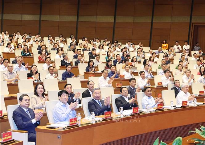 Tổng Bí thư Tô Lâm, Chủ tịch nước Lương Cường, Thủ tướng Phạm Minh Chính, Chủ tịch Quốc hội Trần Thanh Mẫn cùng các đồng chí lãnh đạo Đảng, Nhà nước; lãnh đạo các Ban, bộ, ngành dự hội nghị tại điểm cầu chính Hội trường Diên Hồng, Nhà Quốc hội. Ảnh: Thống Nhất/TTXVN Tổng Bí thư Tô Lâm, Chủ tịch nước Lương Cường, Thủ tướng Phạm Minh Chính, Chủ tịch Quốc hội Trần Thanh Mẫn cùng các đồng chí lãnh đạo Đảng, Nhà nước; lãnh đạo các Ban, bộ, ngành dự hội nghị tại điểm cầu chính Hội trường Diên Hồng, Nhà Quốc hội. Ảnh: Thống Nhất/TTXVN
