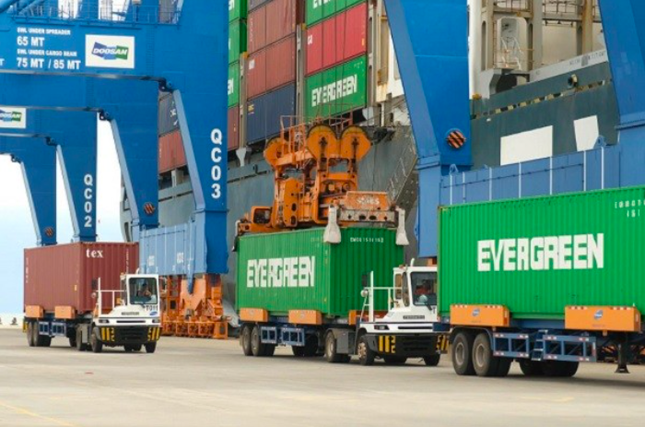Hơn 13.000 container hàng lậu được “tuồn” qua đường chính ngạch