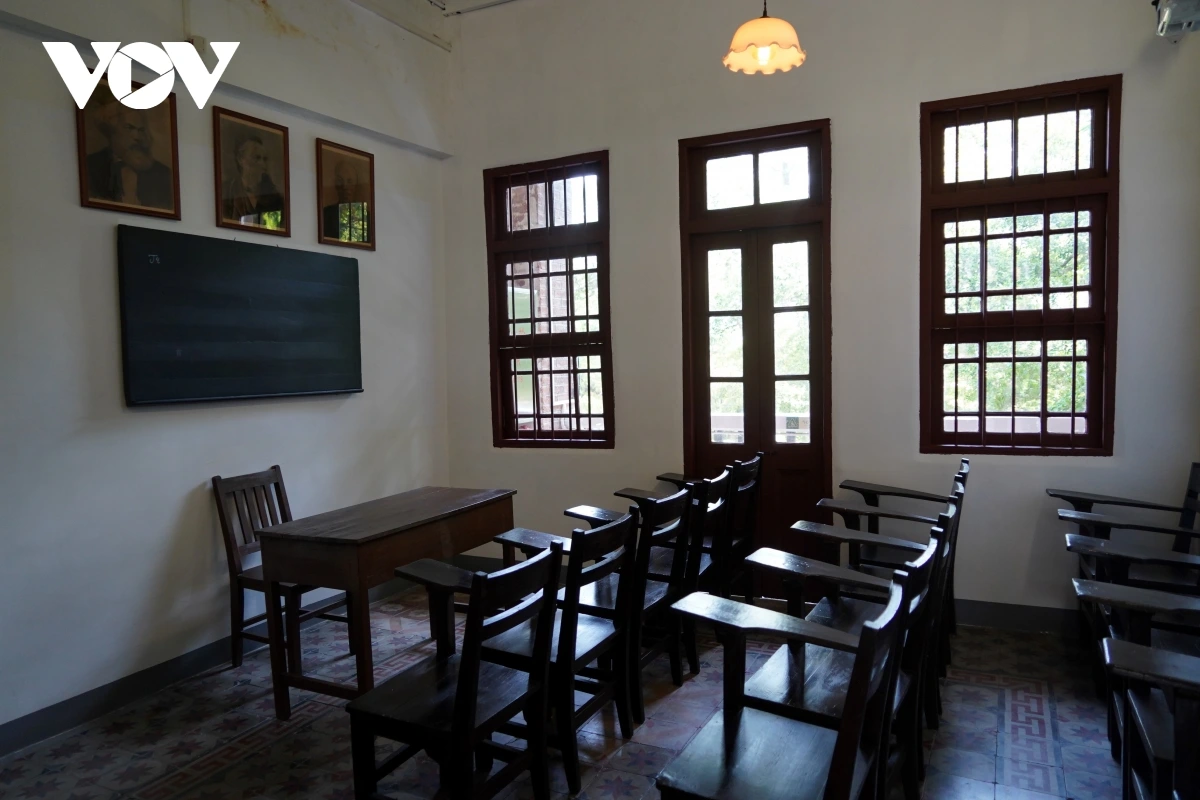 Lớp huấn luyện chính trị tại Quảng Châu. Lớp huấn luyện chính trị tại Quảng Châu.