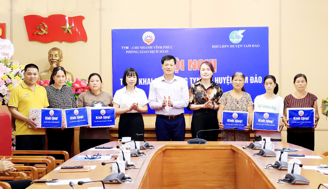 TYM Vĩnh Phúc đưa dịch vụ tài chính vi mô đến với phụ nữ Tam Đảo