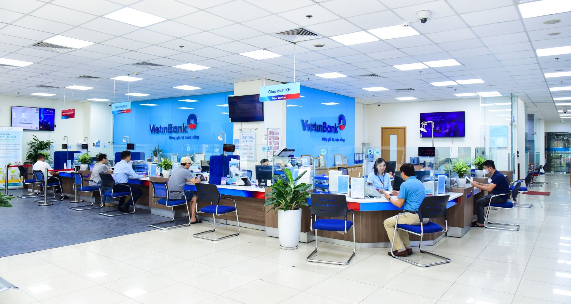 VietinBank tiếp tục triển khai mạnh mẽ toàn diện hoạt động kinh doanh VietinBank tiếp tục triển khai mạnh mẽ toàn diện hoạt động kinh doanh