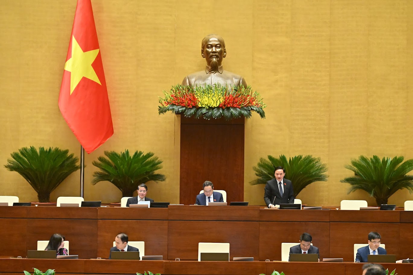 Phó Chủ tịch Quốc hội Nguyễn Khắc Định điều hành Phiên họp Ảnh: Quang Khánh, Báo Đại biểu nhân dân Phó Chủ tịch Quốc hội Nguyễn Khắc Định điều hành Phiên họp Ảnh: Quang Khánh, Báo Đại biểu nhân dân