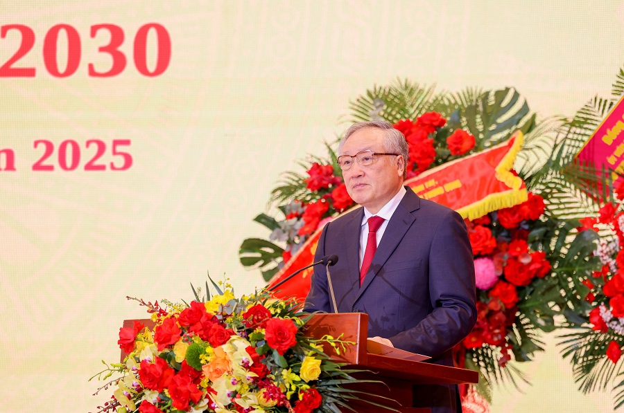 Ảnh 02: Ủy viên Bộ Chính trị, Phó Bí thư thường trực Đảng ủy Chính phủ, Phó Thủ tướng thường trực Chính phủ Nguyễn Hòa Bình phát biểu chỉ đạo tại Đại hội Ảnh 02: Ủy viên Bộ Chính trị, Phó Bí thư thường trực Đảng ủy Chính phủ, Phó Thủ tướng thường trực Chính phủ Nguyễn Hòa Bình phát biểu chỉ đạo tại Đại hội