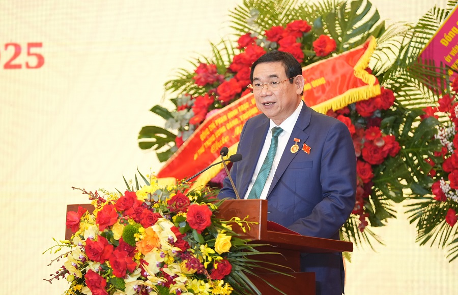Bí thư Đảng ủy, Chủ tịch HĐQT BIDV Phan Đức Tú báo cáo tại Đại hội