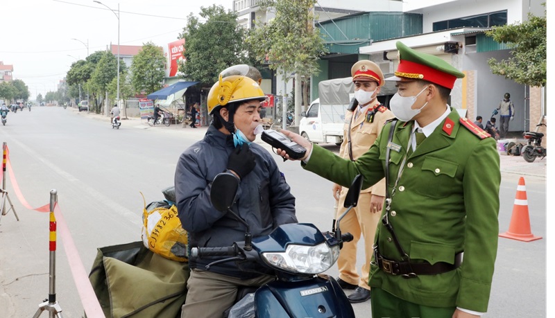 Ứng dụng khoa học công nghệ hiện đại, thúc đẩy chuyển đổi số mạnh mẽ trong lĩnh vực giao thông