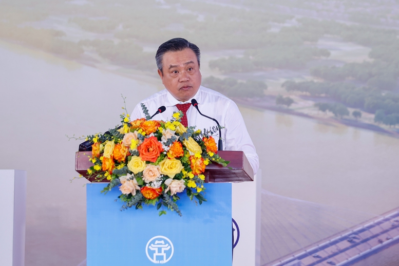 Chủ tịch UBND TP. Hà Nội Trần Sỹ Thanh phát biểu tại lễ khởi công - Ảnh: VGP/Nhật Bắc Chủ tịch UBND TP. Hà Nội Trần Sỹ Thanh phát biểu tại lễ khởi công - Ảnh: VGP/Nhật Bắc