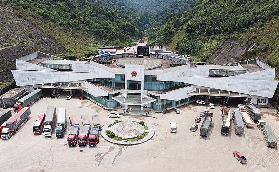 Tập trung tháo gỡ vướng mắc, khai thông động lực phát triển KKT Cửa khẩu quốc tế Cầu Treo