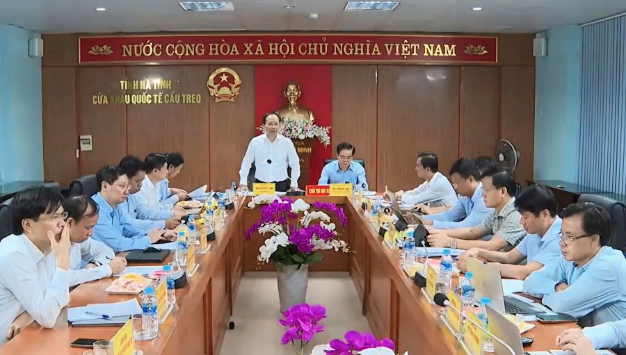 Toàn cảnh buổi làm việc. Toàn cảnh buổi làm việc.