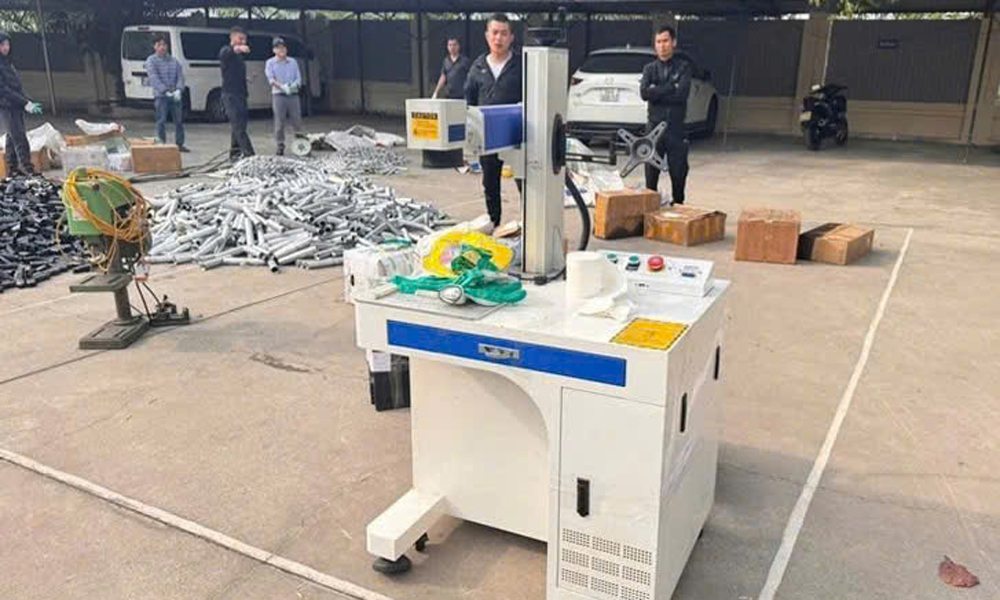 Máy chế tạo linh kiện súng bị Công an tỉnh Bắc Giang thu giữ. Máy chế tạo linh kiện súng bị Công an tỉnh Bắc Giang thu giữ.