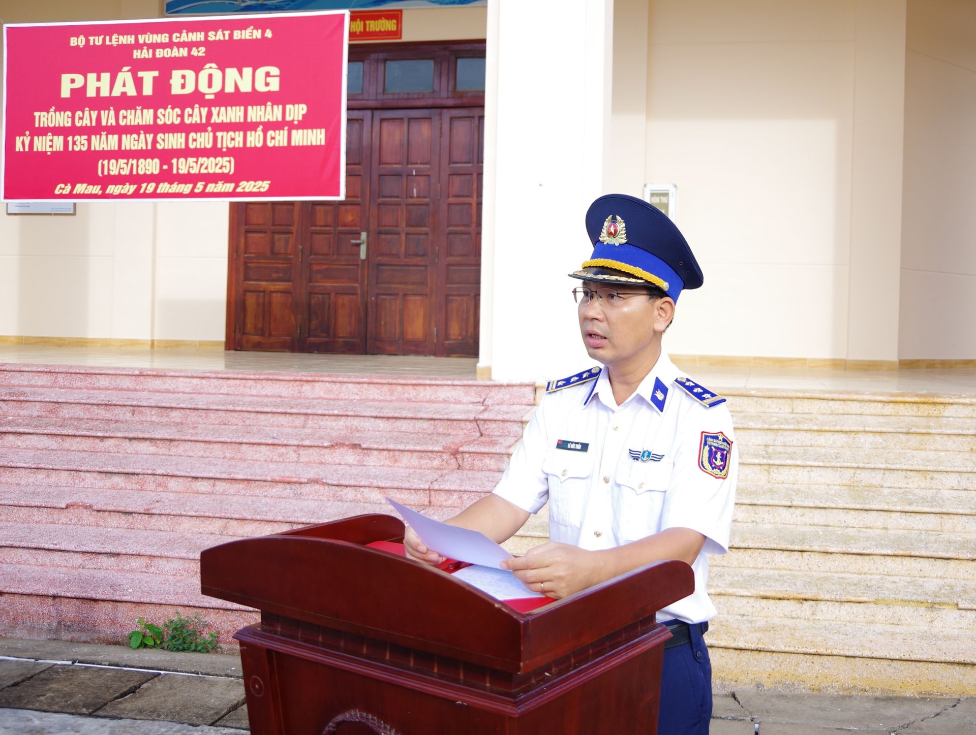 Thượng tá Lê Đức Tuấn- Hải đoàn trưởng phát biểu tại buổi phát động