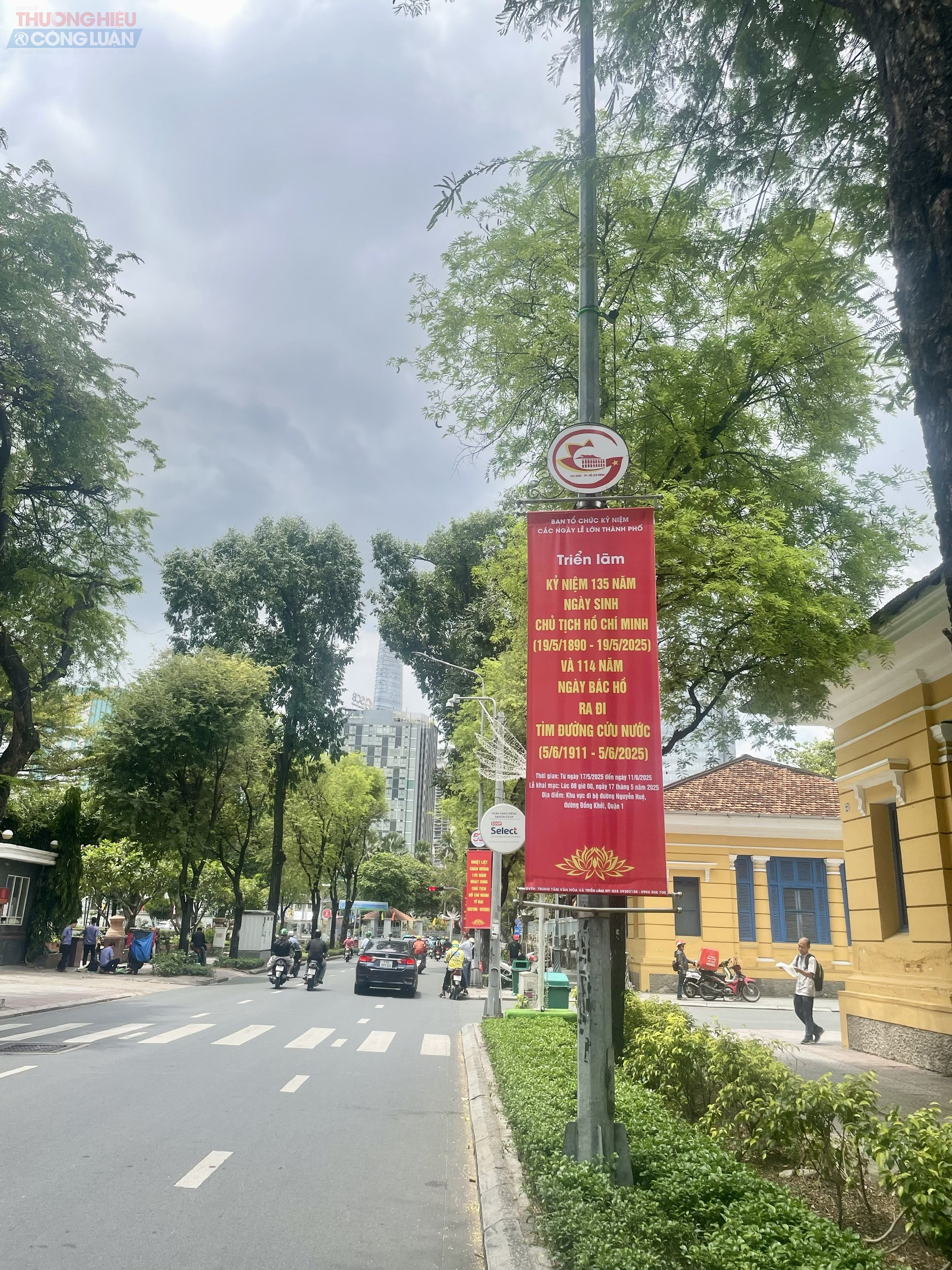 Nhiều tuyến đường tại Trung tâm thành phố nổi bật với băng rôn, khẩu hiệu mừng sinh nhật Bác Hồ kính yêu