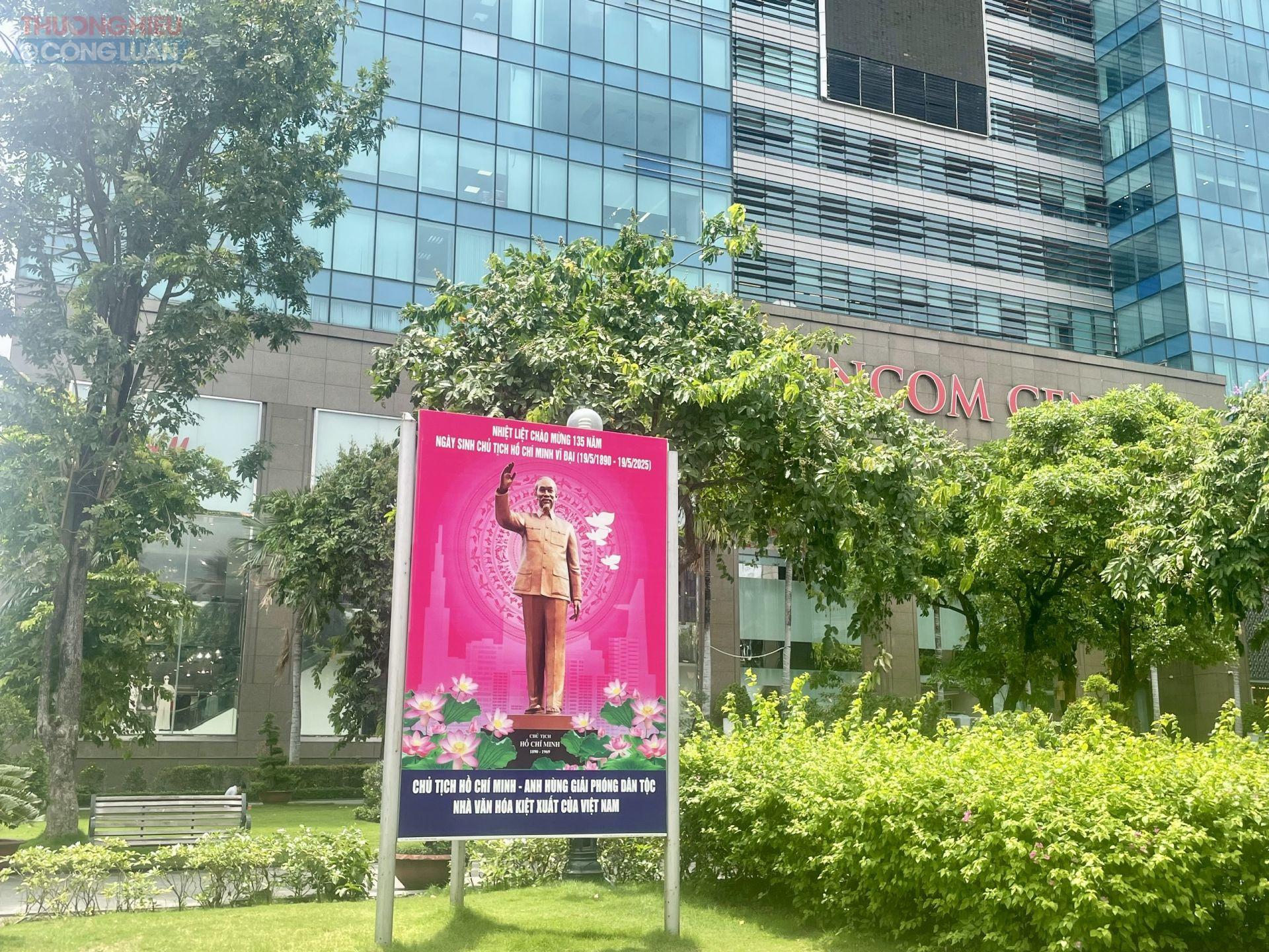 Chủ tịch Hồ Chí Minh - Anh hùng Giải phóng dân tộc - Nhà văn hóa kiệt xuất của Việt Nam