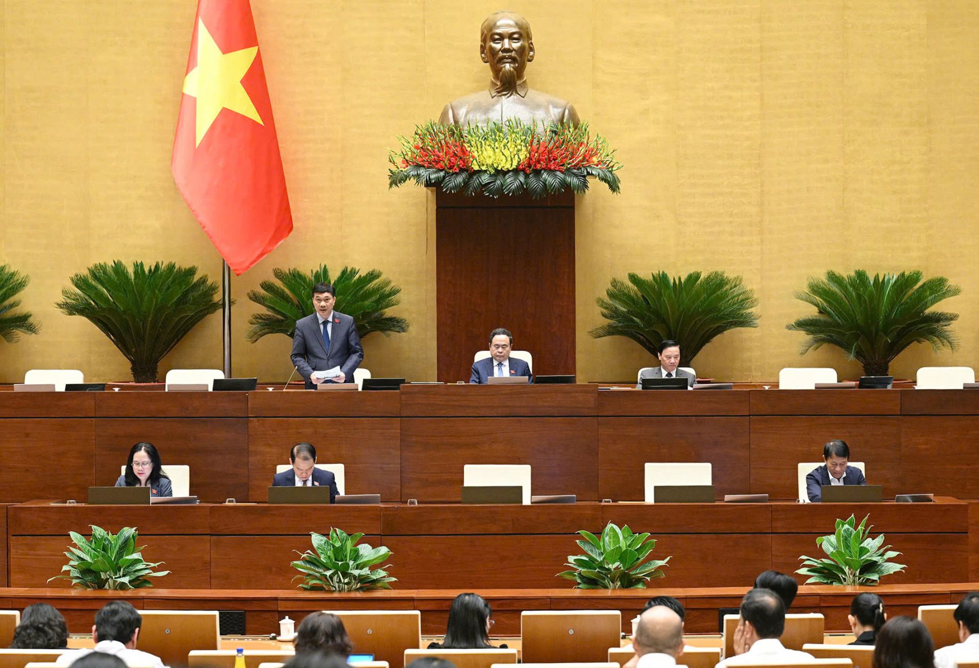 Phó Chủ tịch Quốc hội Vũ Hồng Thanh điều hành Phiên họp Phó Chủ tịch Quốc hội Vũ Hồng Thanh điều hành Phiên họp