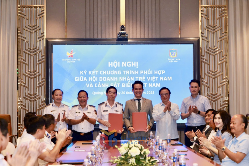 Việc ký kết chương trình phối hợp giữa 2 đơn vị nhằm hướng tới mục tiêu bảo vệ vững chắc chủ quyền biển đảo và hỗ trợ thiết thực cho ngư dân, nhân dân tại các vùng ven biển và hải đảo của Tổ quốc.