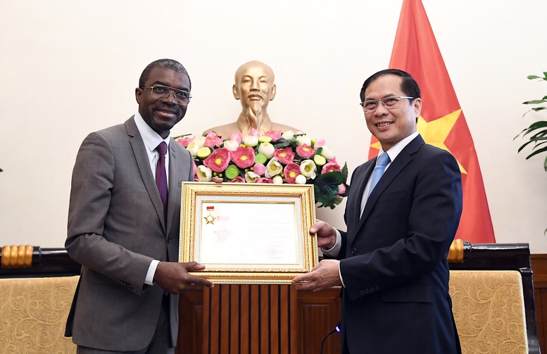 Phó Thủ tướng Bùi Thanh Sơn tiếp Giám đốc Trung tâm Di sản thế giới của UNESCO