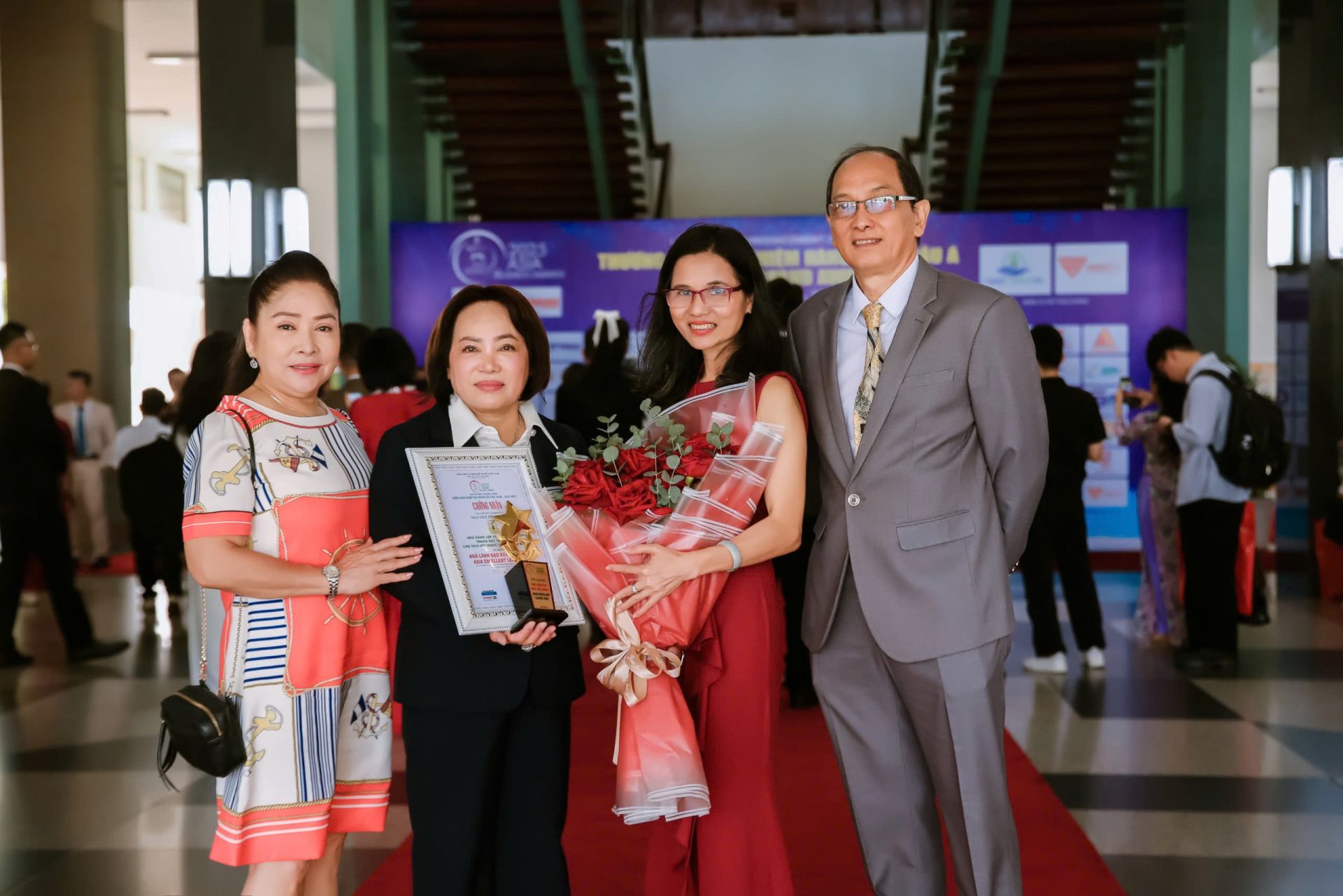 Danh hiệu “Nhà lãnh đạo xuất sắc ASEAN 2025” là sự ghi nhận xứng đáng cho những nỗ lực của chị Thu Hà trong lĩnh vực kinh doanh