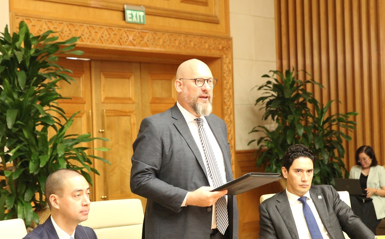 Ông Richard McClellan: Ý tưởng xây dựng Trung tâm tài chính quốc tế mang đẳng cấp thế giới tại Việt Nam không chỉ còn là lý thuyết - Ảnh: VGP/Nguyễn Hoàng Ông Richard McClellan: Ý tưởng xây dựng Trung tâm tài chính quốc tế mang đẳng cấp thế giới tại Việt Nam không chỉ còn là lý thuyết - Ảnh: VGP/Nguyễn Hoàng