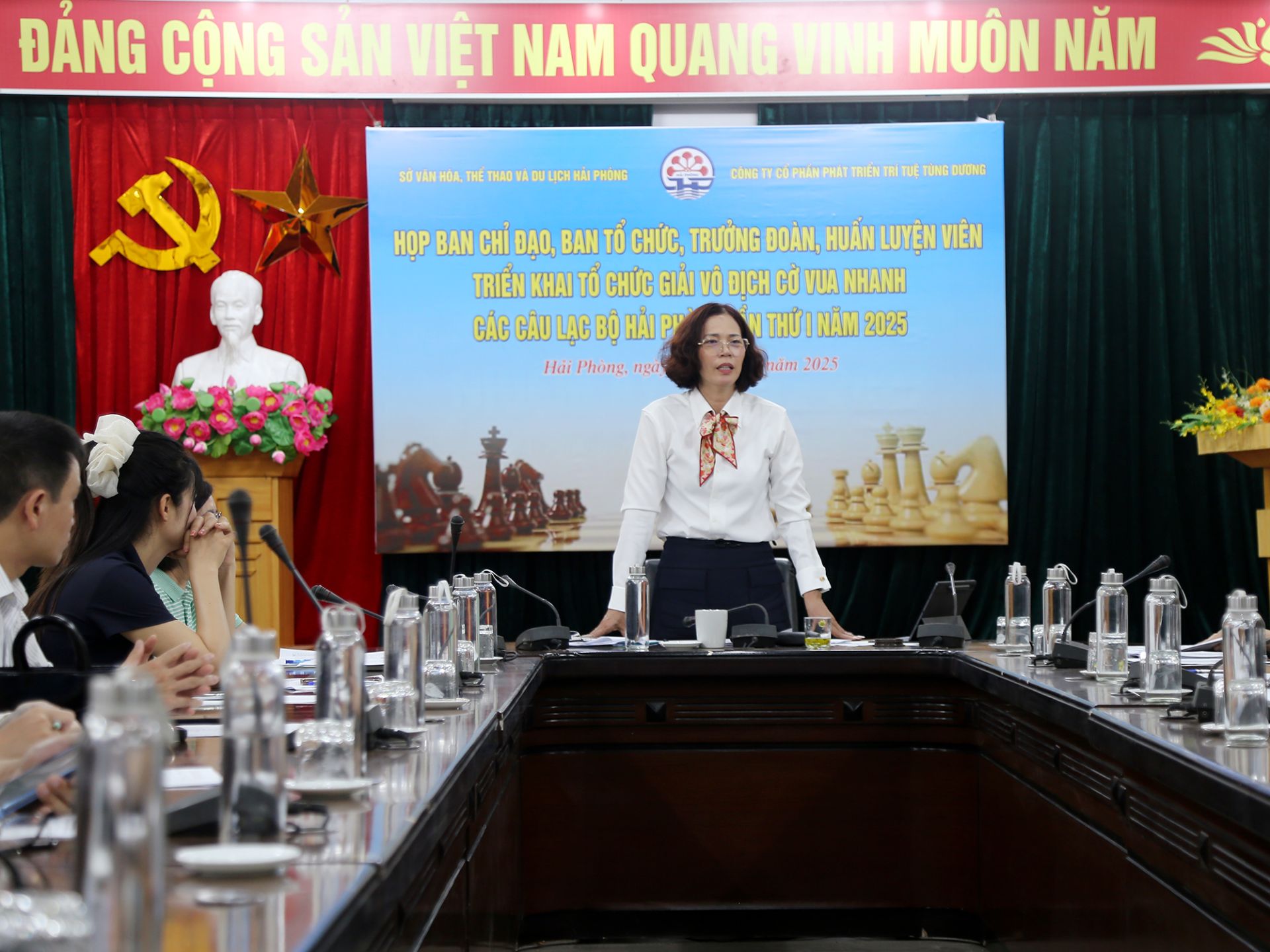 Phó Giám đốc Sở Văn hóa, Thể thao và Du lịch Phạm Thị Tô Trang phát biểu tại cuộc họp Phó Giám đốc Sở Văn hóa, Thể thao và Du lịch Phạm Thị Tô Trang phát biểu tại cuộc họp