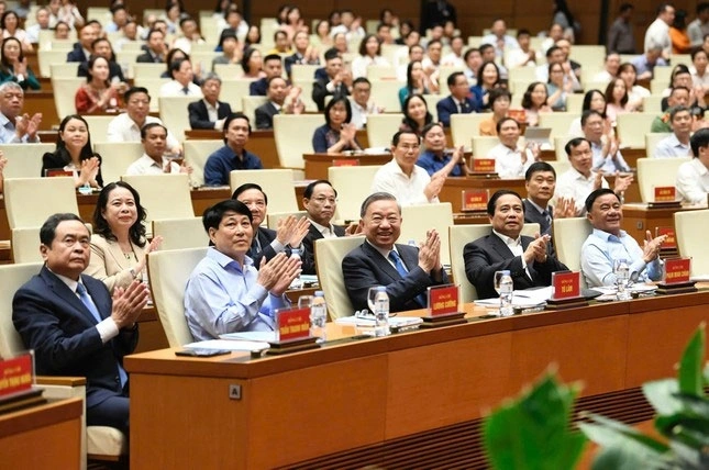 Tổng Bí thư Tô Lâm và lãnh đạo Đảng, Nhà nước dự Hội nghị toàn quốc quán triệt Nghị quyết 66, Nghị quyết 68 của Bộ Chính trị, sáng 18/5. (Ảnh: Tiền Phong)