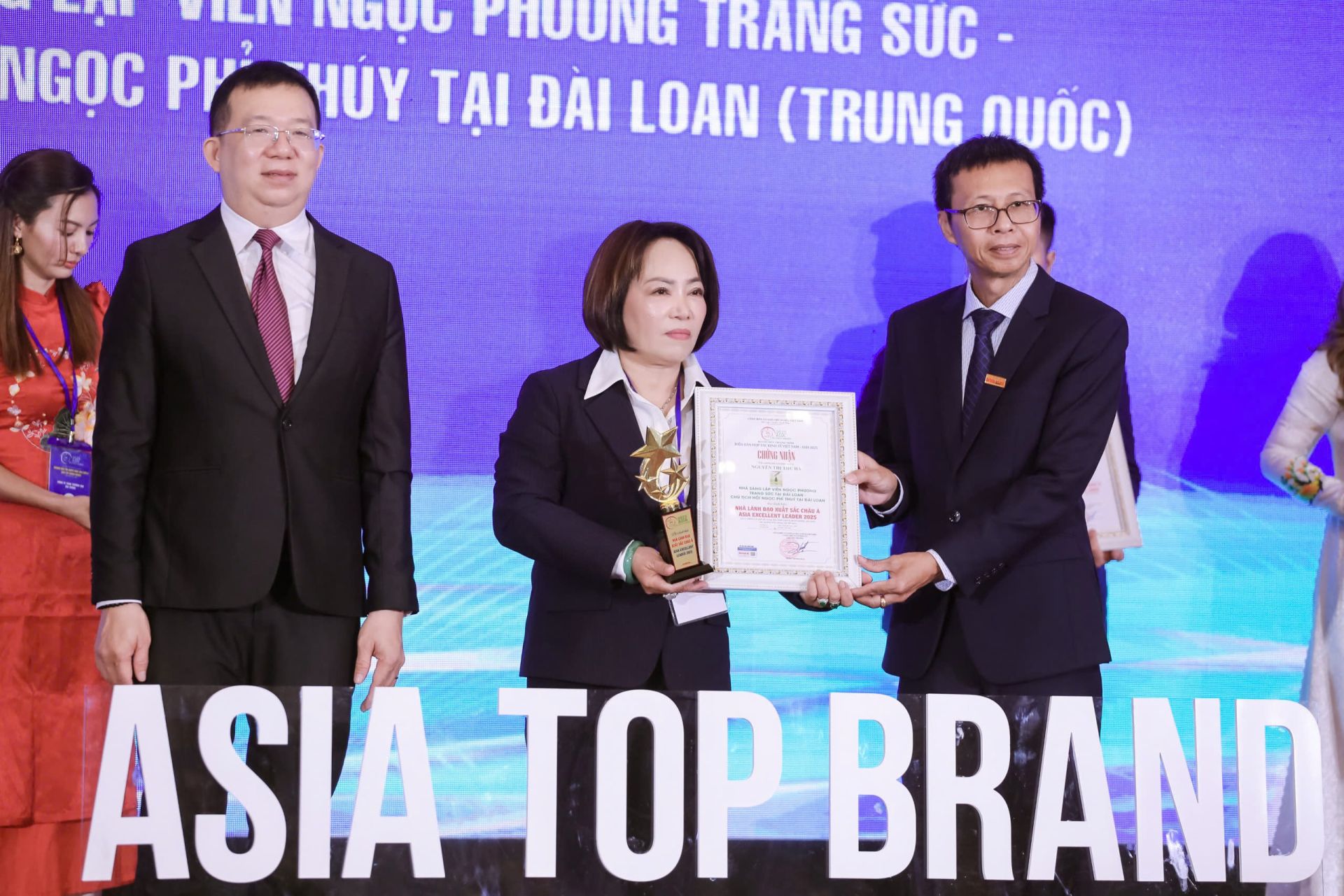Doanh nhân Nguyễn Thị Thu Hà được vinh danh “Nhà lãnh đạo xuất sắc ASEAN 2025”