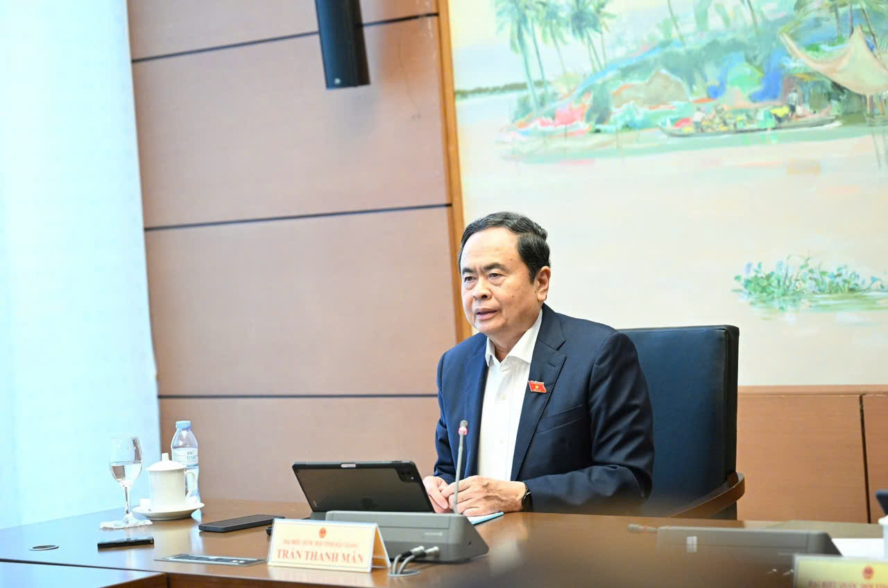 Chủ tịch Quốc hội Trần Thanh Mẫn phát biểu tại phiên thảo luận Tổ Chủ tịch Quốc hội Trần Thanh Mẫn phát biểu tại phiên thảo luận Tổ