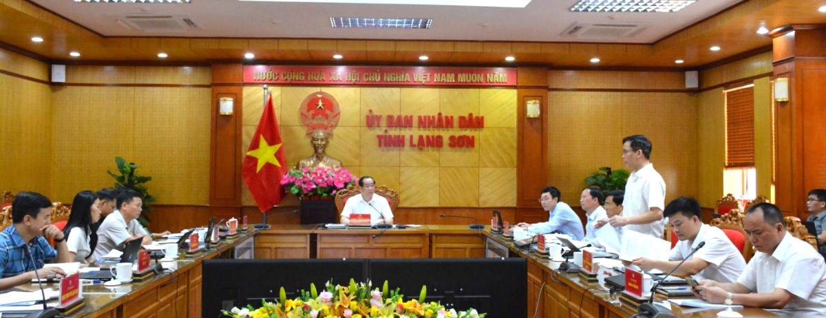 Quang cảnh cuộc họp