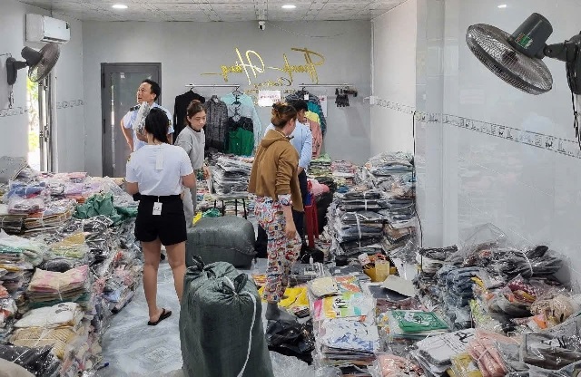 Một g&oacute;c Cơ sở kinh doanh&nbsp;THANH HẰNG. Ảnh: Quang Nhuận