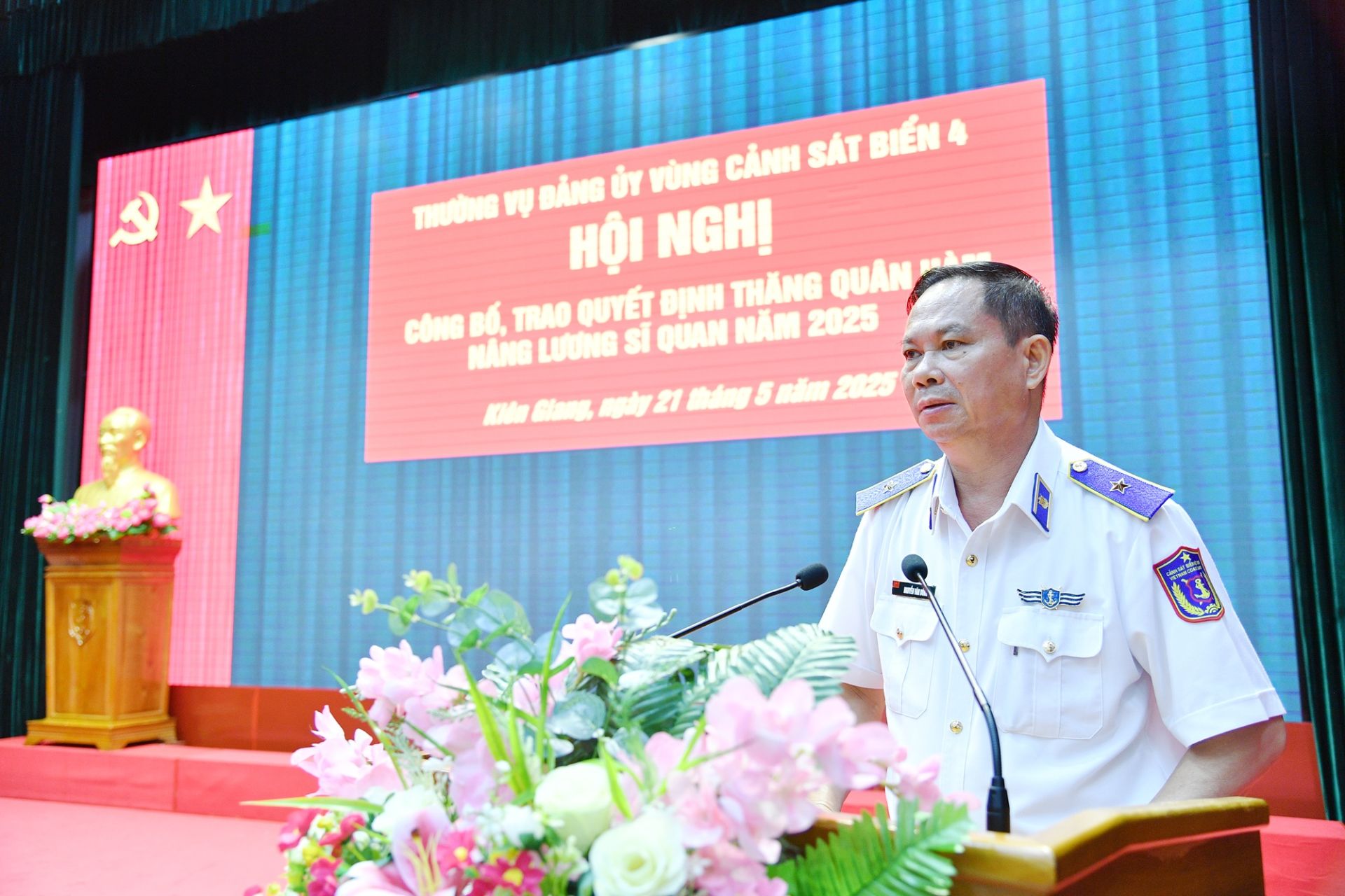 Thiếu tướng Nguyễn Văn Dũng, Bí thư Đảng ủy – Chính ủy Bộ Tư lệnh Vùng phát biểu tại Hội nghị