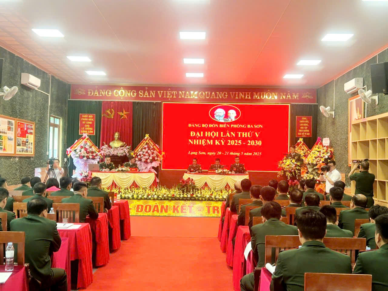 Quang cảnh đại hội Quang cảnh đại hội