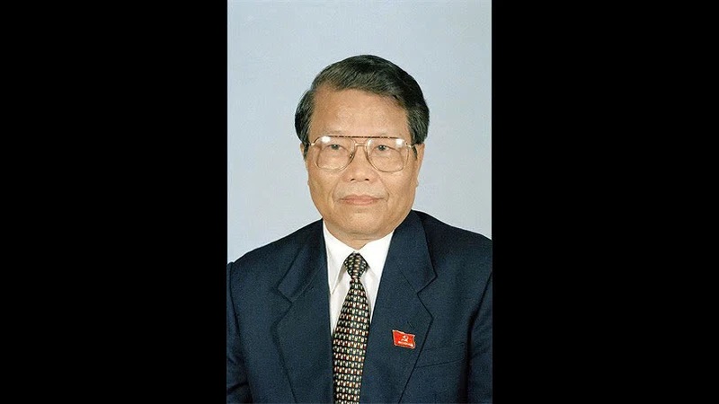 Đồng chí Trần Đức Lương, nguyên Ủy viên Bộ Chính trị, nguyên Chủ tịch nước Cộng hòa xã hội chủ nghĩa Việt Nam, nguyên Chủ tịch Hội đồng Quốc phòng và An ninh. (Ảnh: TTXVN) Đồng chí Trần Đức Lương, nguyên Ủy viên Bộ Chính trị, nguyên Chủ tịch nước Cộng hòa xã hội chủ nghĩa Việt Nam, nguyên Chủ tịch Hội đồng Quốc phòng và An ninh. (Ảnh: TTXVN)