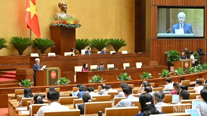 Quang cảnh phiên họp.