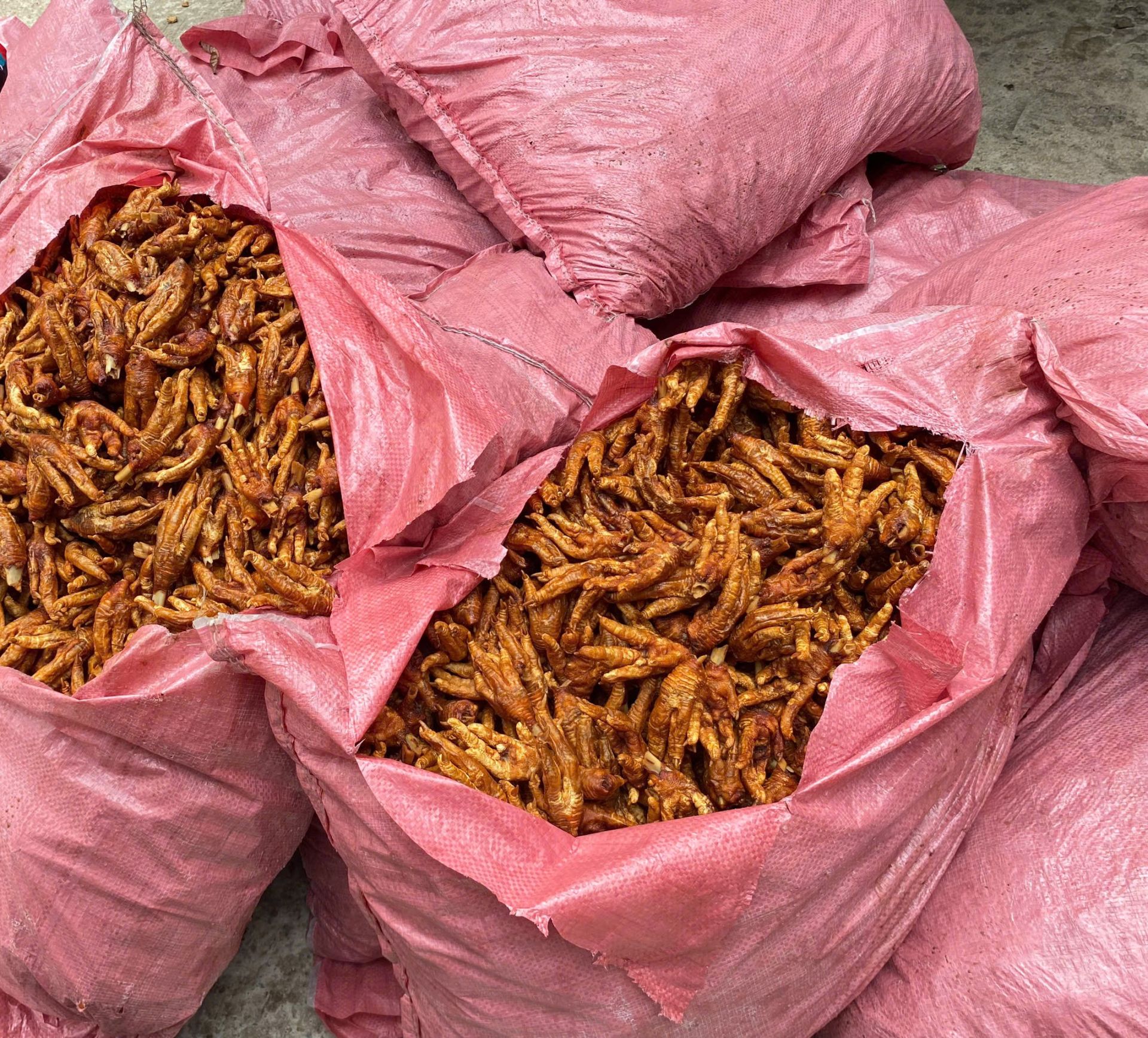 Lô hàng hóa vi phạm Lô hàng hóa vi phạm