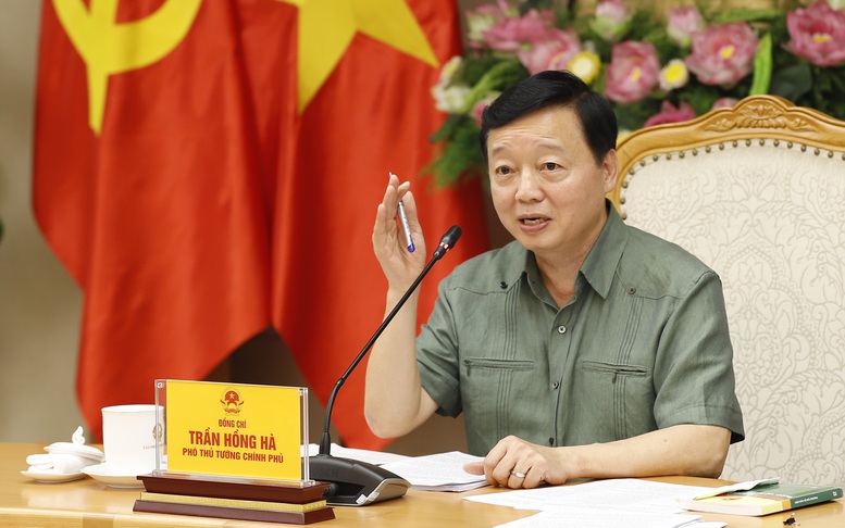 Phó Thủ tướng yêu cầu cơ quan soạn thảo tiếp thu, chỉnh sửa, hoàn thiện Dự thảo Chỉ thị, trong đó cần nêu rõ tình trạng ô nhiễm môi trường ở các thành phố lớn như Hà Nội, TPHCM - Ảnh: VGP/Đình Nam