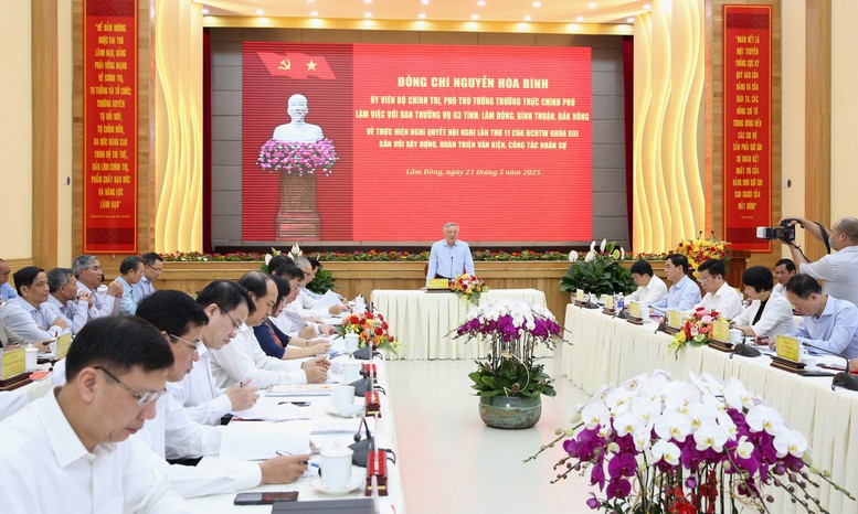 Phó Thủ tướng Thường trực Nguyễn Hòa Bình làm việc với Ban Thường vụ 3 tỉnh Lâm Đồng, Bình Thuận và Đắk Nông