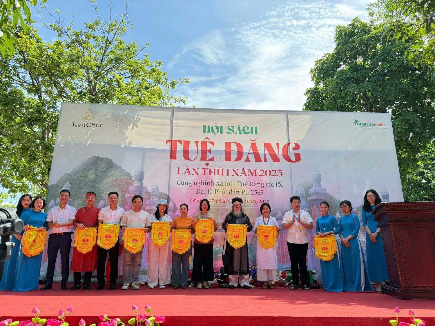 Hội sách Tuệ Đăng lần thứ nhất năm 2025 thu hút 5000 đầu sách giới thiệu và bày bán