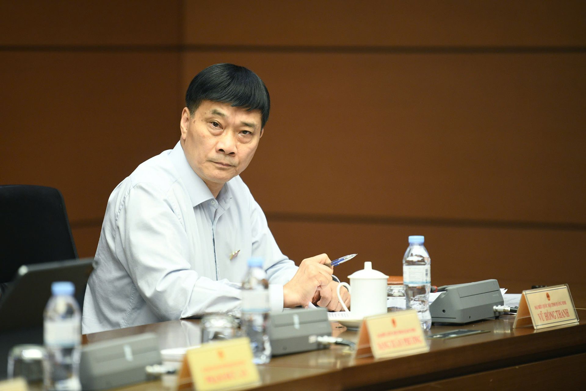 Ủy viên Trung ương Đảng, Phó Chủ tịch Quốc hội Vũ Hồng Thanh tham gia Phiên thảo luận tại Tổ 9 Ủy viên Trung ương Đảng, Phó Chủ tịch Quốc hội Vũ Hồng Thanh tham gia Phiên thảo luận tại Tổ 9
