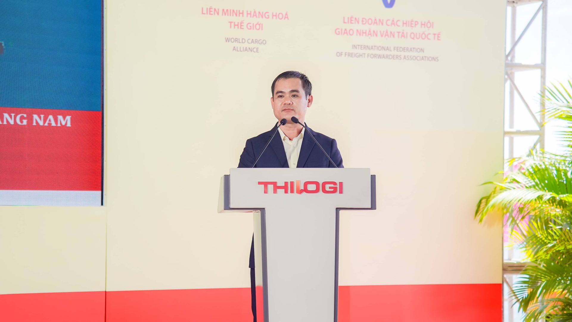 Ông Phan Văn Kỳ - Giám đốc cảng quốc tế Chu Lai báo cáo Hoàn thành nạo vét luồng hàng hải Kỳ Hà và Hợp tác giữa cảng quốc tế Chu Lai với hãng tàu RCL Ông Phan Văn Kỳ - Giám đốc cảng quốc tế Chu Lai báo cáo Hoàn thành nạo vét luồng hàng hải Kỳ Hà và Hợp tác giữa cảng quốc tế Chu Lai với hãng tàu RCL