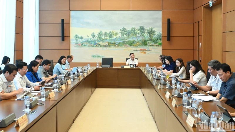 Mở ra “hành lang công bằng” để tiến tới phổ cập giáo dục 12 năm trong tương lai