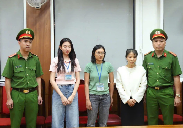 Công ty Sen Vàng chấm dứt hợp đồng với Nguyễn Thúc Thùy Tiên