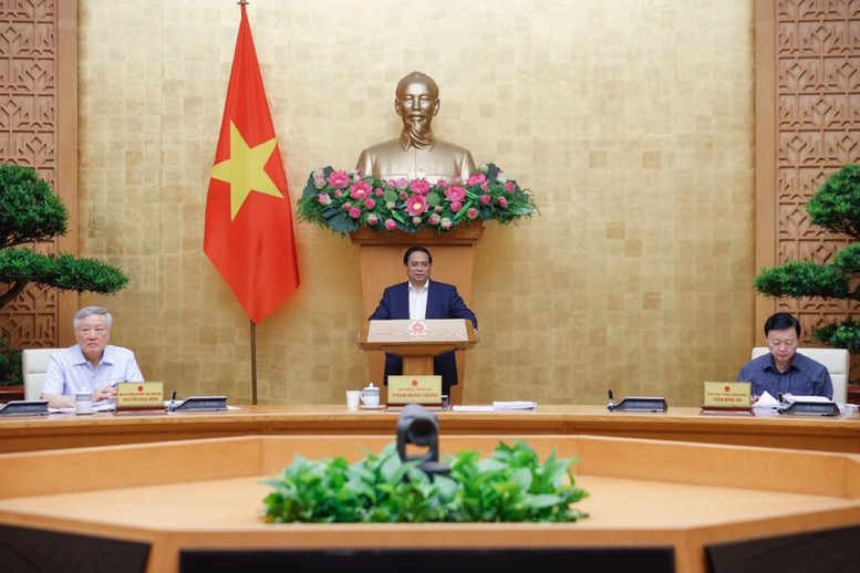 Thủ tướng yêu cầu tiếp tục đổi mới căn bản tư duy xây dựng pháp luật theo hướng vừa bảo đảm yêu cầu quản lý nhà nước, vừa khuyến khích sáng tạo, giải phóng toàn bộ sức sản xuất, khơi thông mọi nguồn lực phát triển - Ảnh: VGP/Nhật Bắc