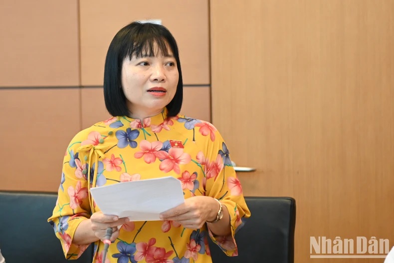Đại biểu Nguyễn Thị Việt Nga (Đoàn Hải Dương) nêu ý kiến trong phiên thảo luận. (Ảnh: BÙI GIANG) Đại biểu Nguyễn Thị Việt Nga (Đoàn Hải Dương) nêu ý kiến trong phiên thảo luận. (Ảnh: BÙI GIANG)