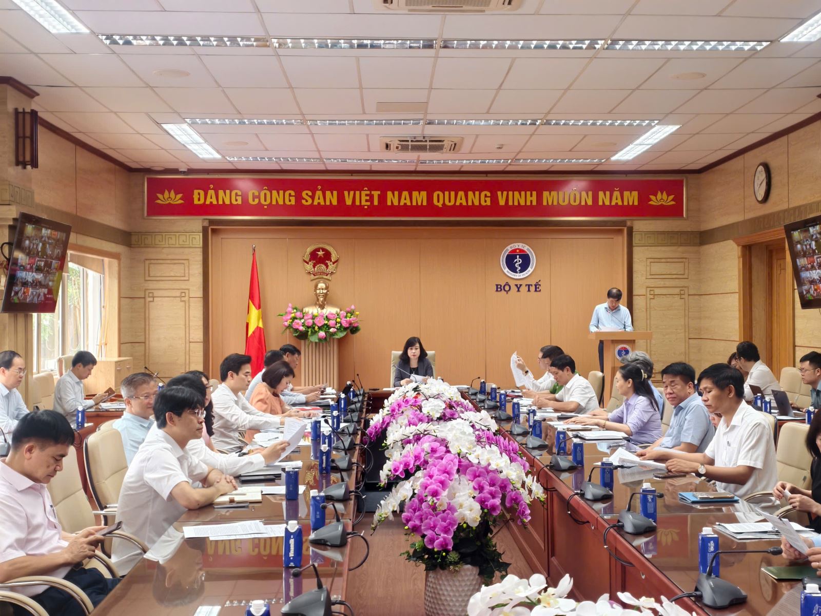 Đấu tranh không khoan nhượng hành vi sản xuất, buôn bán, lưu thông hàng giả trong lĩnh vực y tế