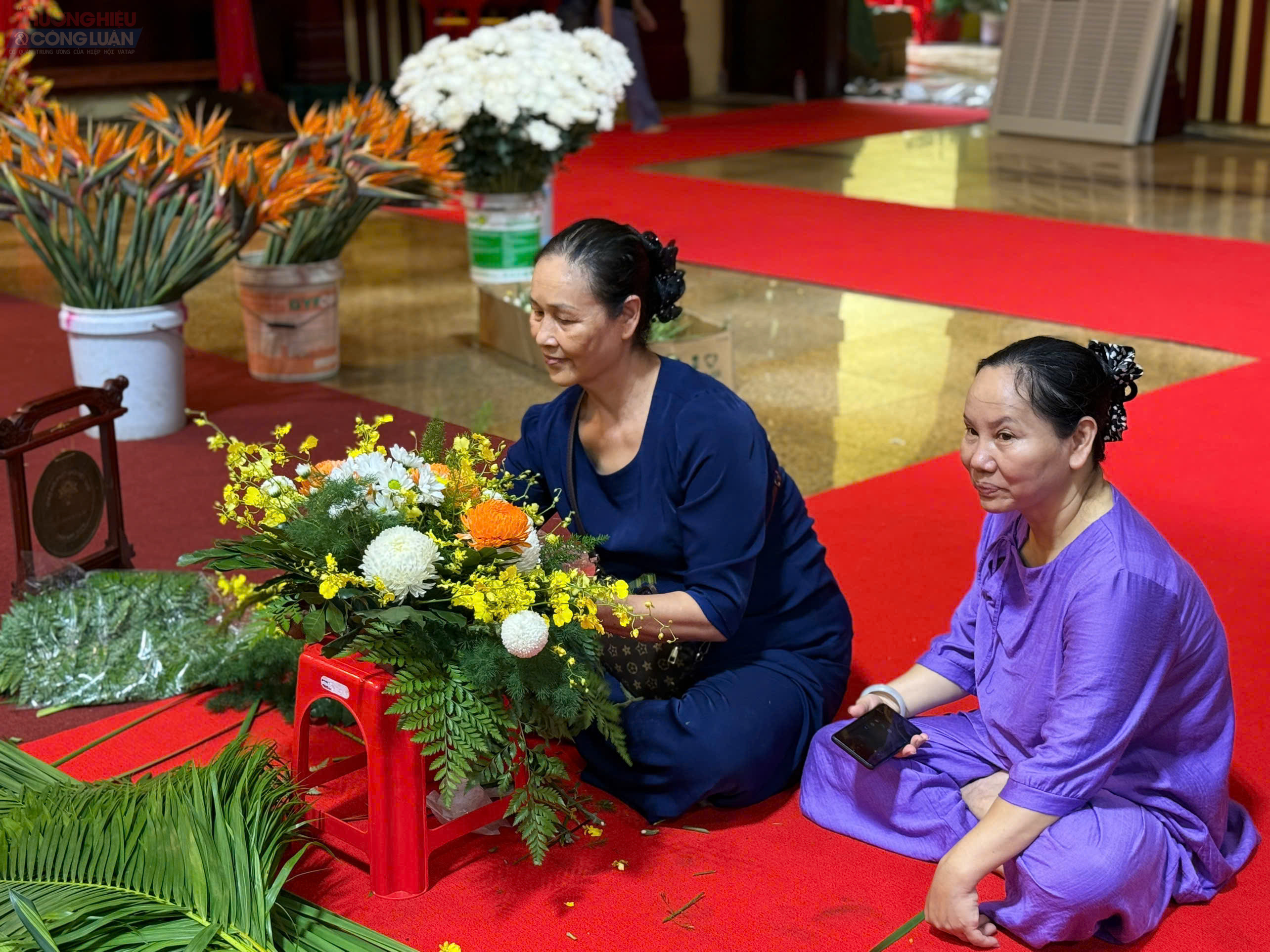 Công tác trang trí khánh tiết đang được gấp rút thực hiện.