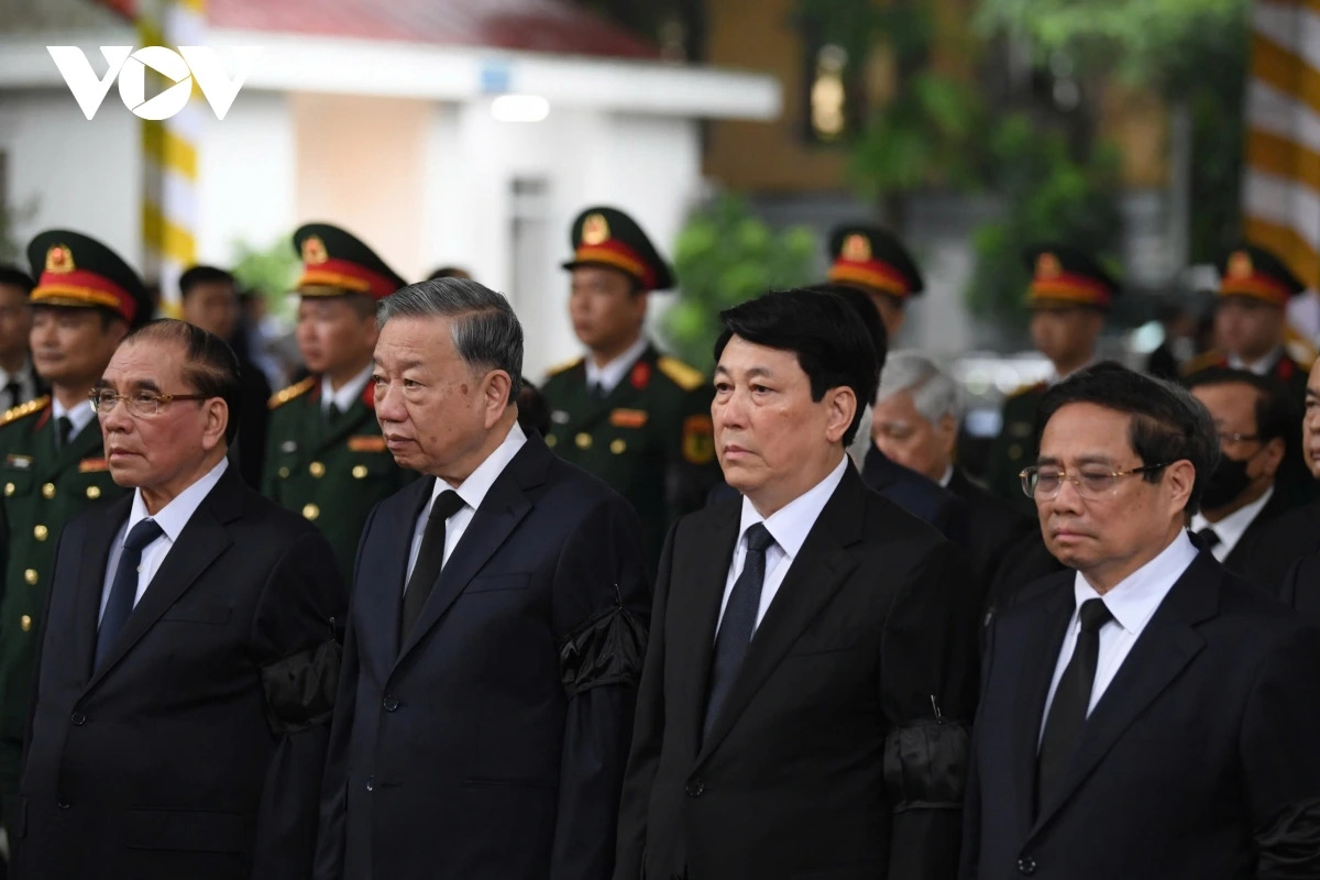 Tổng Bí thư Tô Lâm, Chủ tịch nước Lương Cường, Thủ tướng Phạm Minh Chính cùng các lãnh đạo, nguyên lãnh đạo Đảng, Nhà nước dự Lễ viếng nguyên Chủ tịch nước Trần Đức Lương tại Nhà tang lễ Quốc gia, số 5 Trần Thánh Tông, thành phố Hà Nội. Ảnh: Quang Trung Tổng Bí thư Tô Lâm, Chủ tịch nước Lương Cường, Thủ tướng Phạm Minh Chính cùng các lãnh đạo, nguyên lãnh đạo Đảng, Nhà nước dự Lễ viếng nguyên Chủ tịch nước Trần Đức Lương tại Nhà tang lễ Quốc gia, số 5 Trần Thánh Tông, thành phố Hà Nội. Ảnh: Quang Trung
